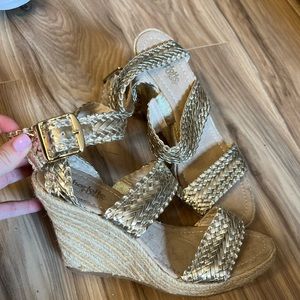 Gold wedges